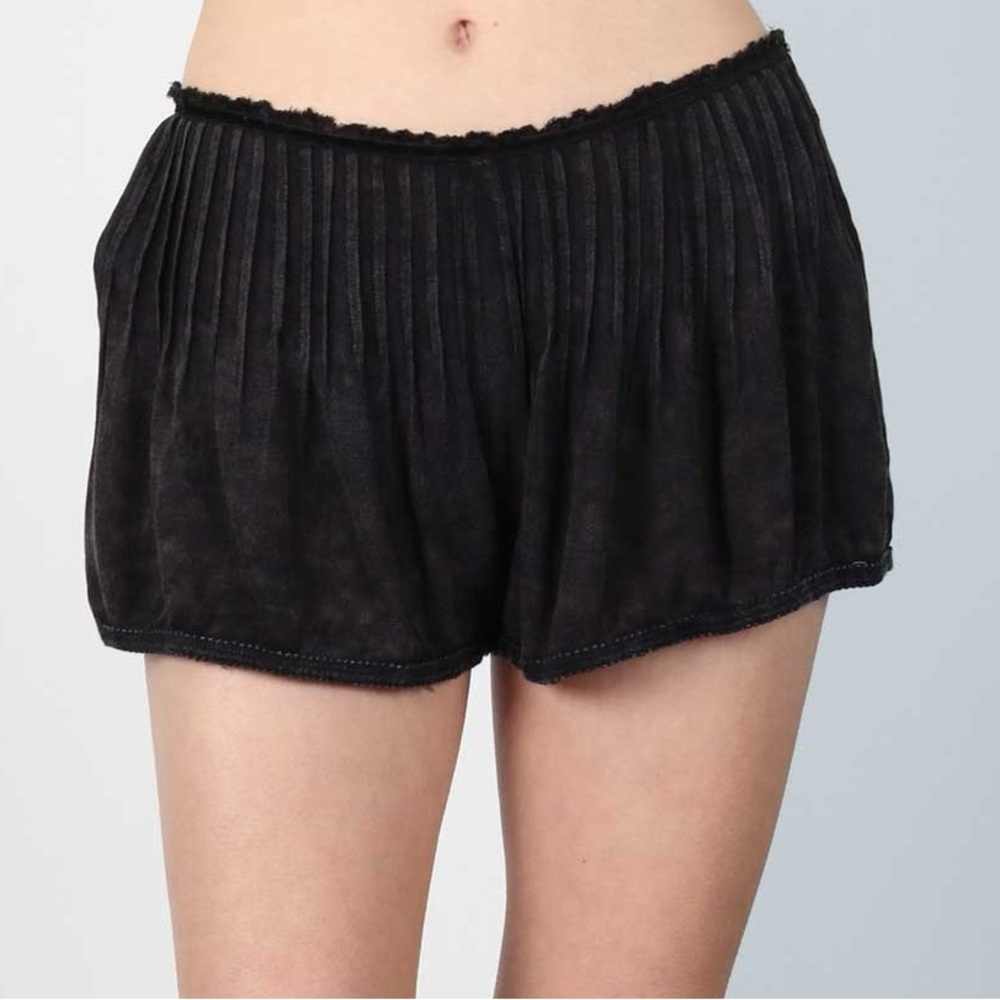 POL Black Boho Pressed Accordion Pleated Casual Shorts, Side Zipper, S-M-L